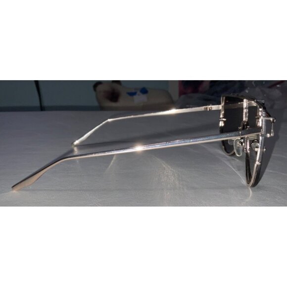 Retro Gold Oversized Aviator Sunglasses With Black & Gold Lenses - Picture 4 of 4